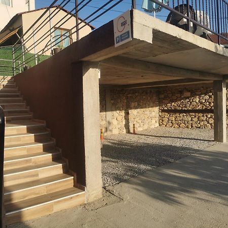 Gopo Guesthouse Elshani Экстерьер фото