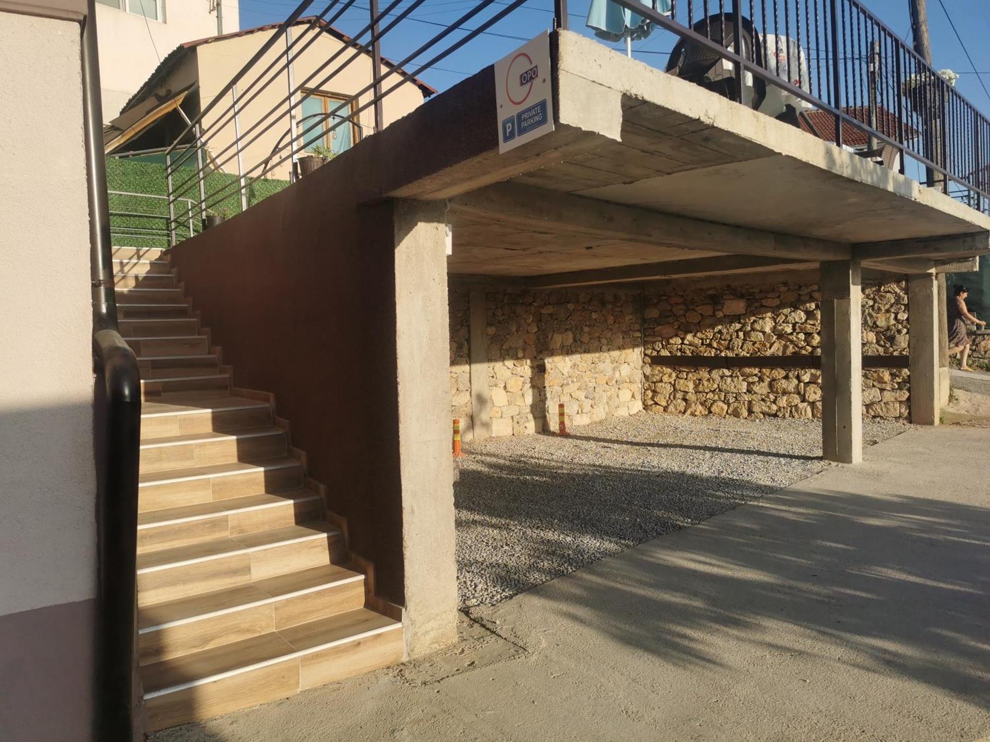 Gopo Guesthouse Elshani Экстерьер фото